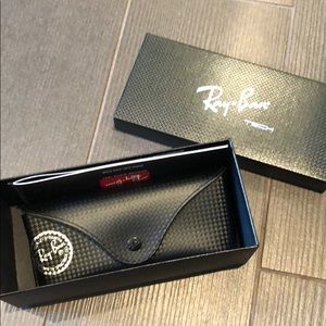 EMPTY ray bans case! With box & cleaning towel